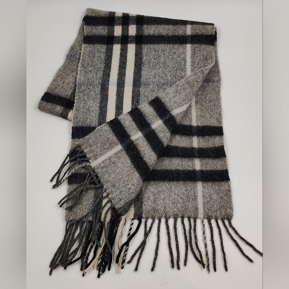 Classic Gray Plaid Men's Wool Knit Fringe Scarf - Picture 11 of 11